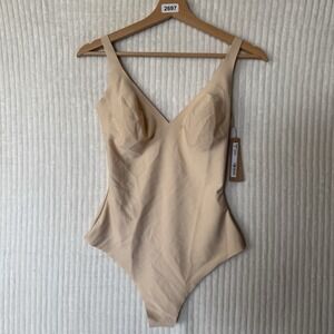 SKIMS sold n/a BODY PLUNGE THONG BODYSUIT  Size n/a